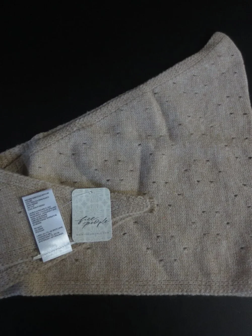 FREE PEOPLE WOMEN'S ESSENTIAL TRIANGLE SCARF - OSFA - TAUPE - Picture 1 of 4